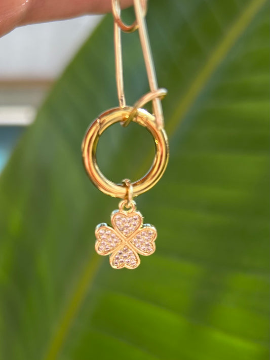 Pendentif petit trèfle à strass